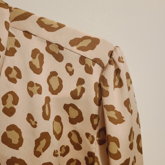 Ann Taylor Factory | Women's Leopard Print Button-Down Blouse (Size Large) - Picture 5 of 13